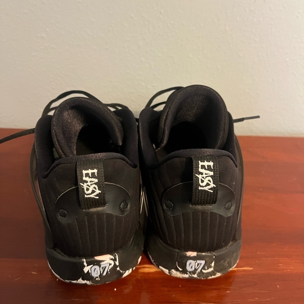 Nike Black and Cream Patterned Sneakers KD 15 Refuge Kevin Durant - Picture 6 of 8